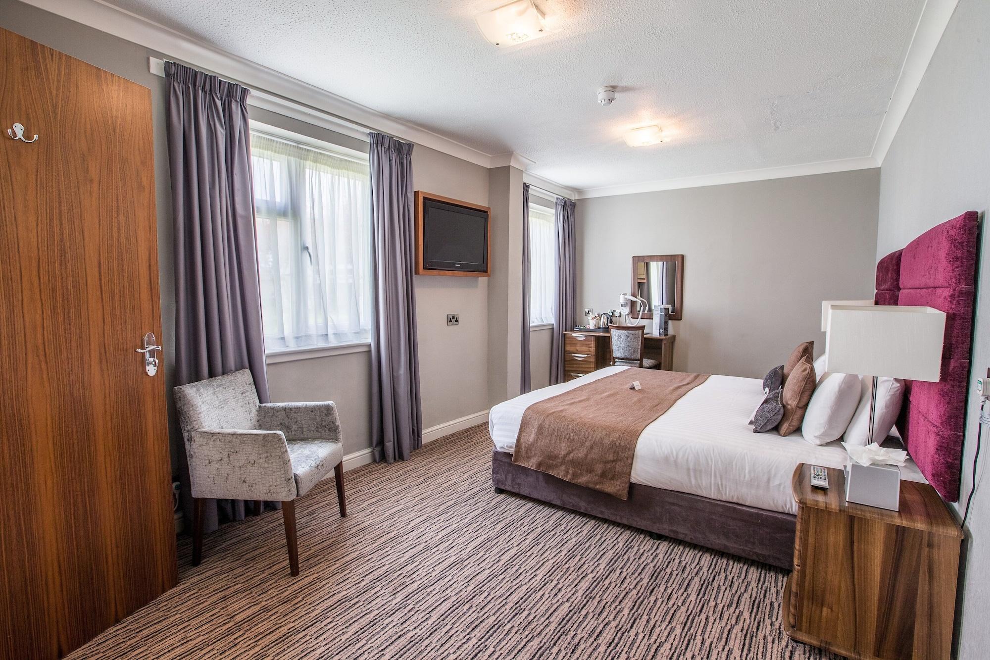 The Mount Country Manor Hotel & Golf Wolverhampton Exterior photo